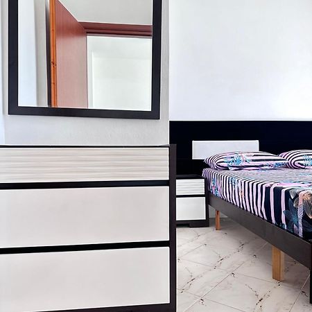 Tini Sea View Apartment Sarandë Buitenkant foto
