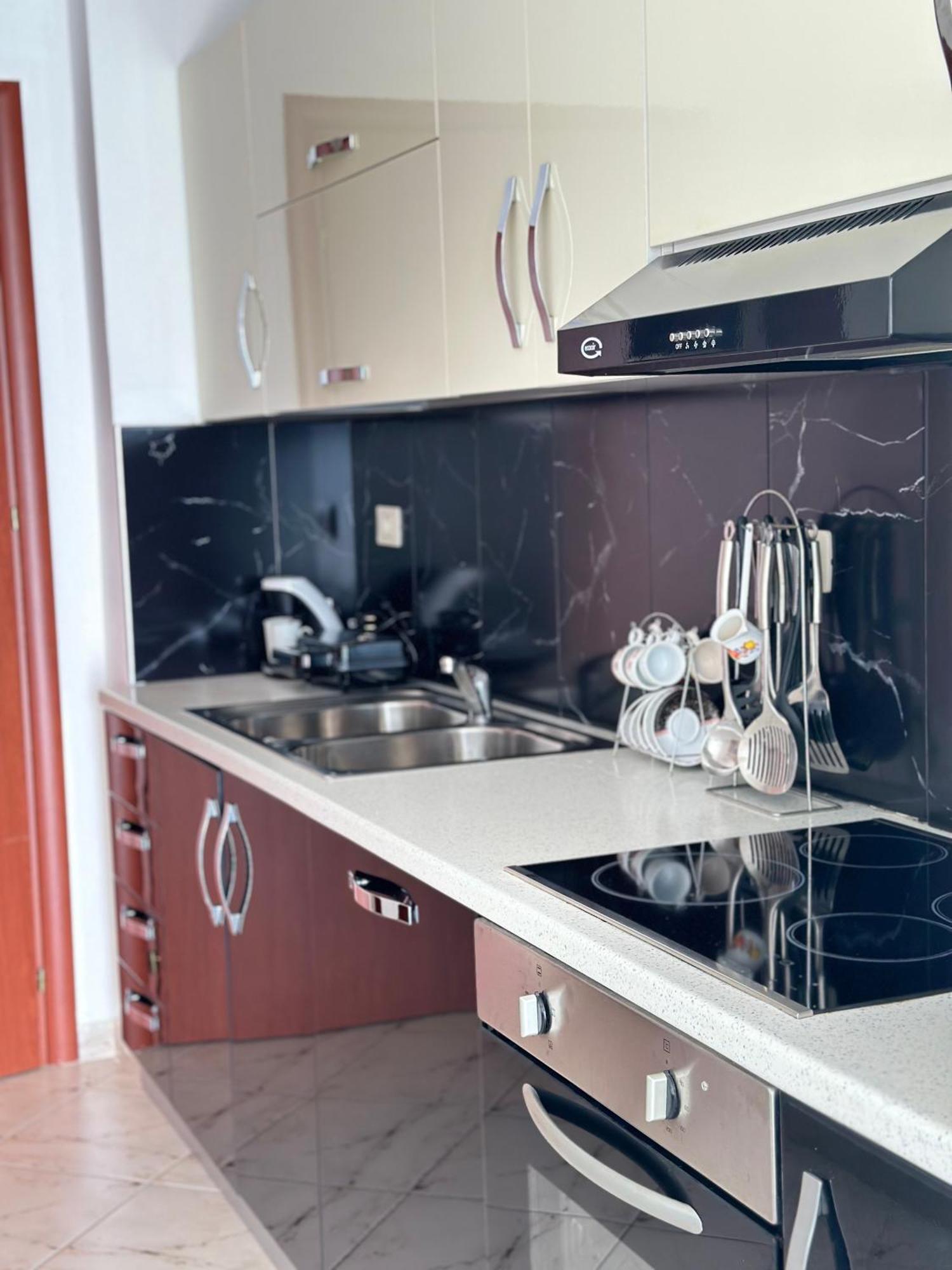 Tini Sea View Apartment Sarandë Buitenkant foto