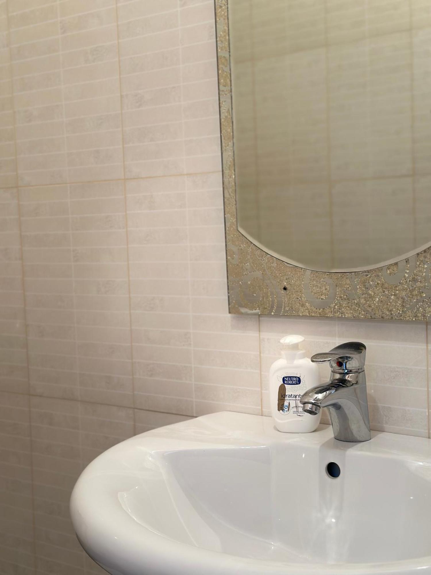 Tini Sea View Apartment Sarandë Buitenkant foto