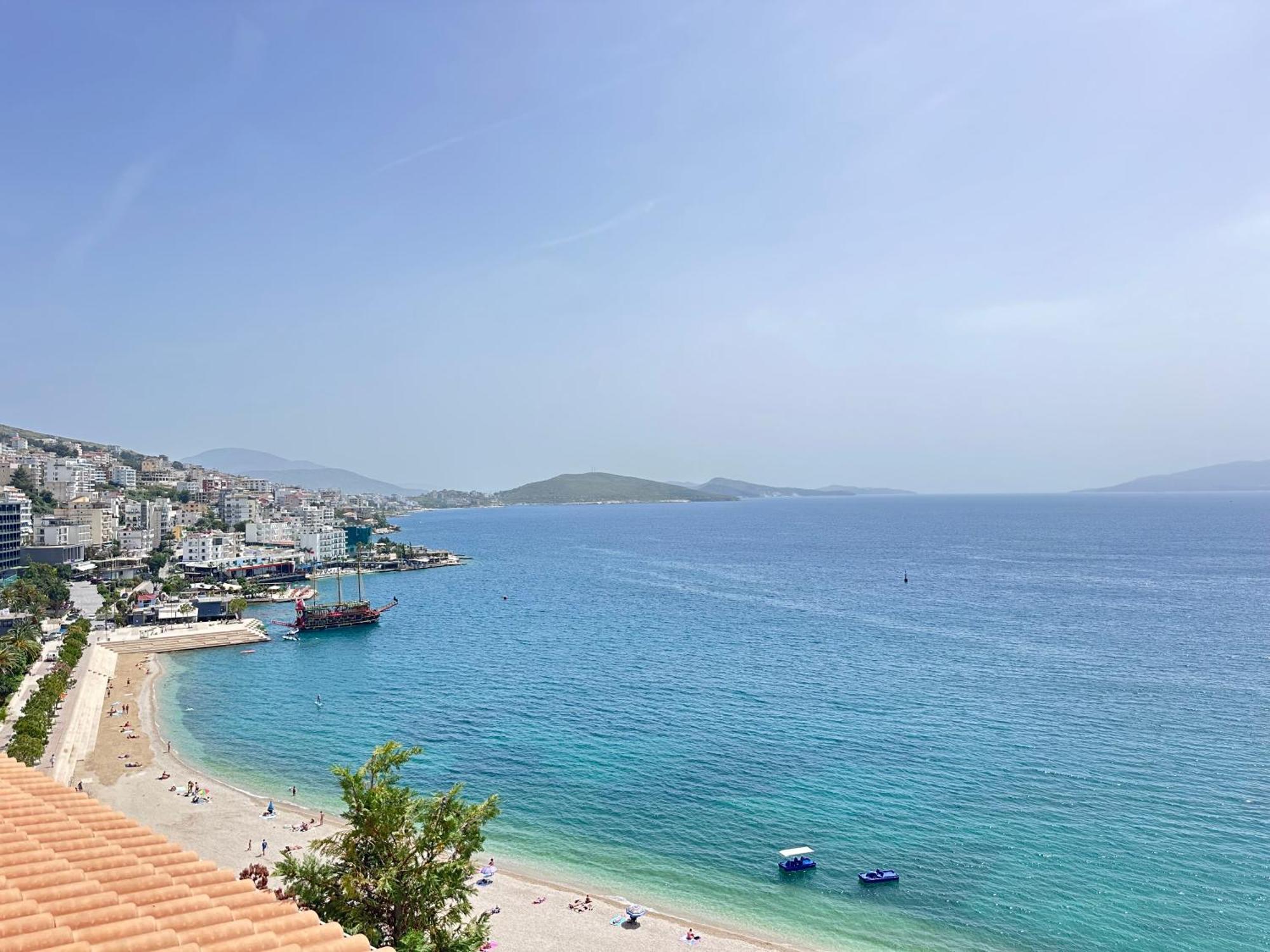 Tini Sea View Apartment Sarandë Buitenkant foto