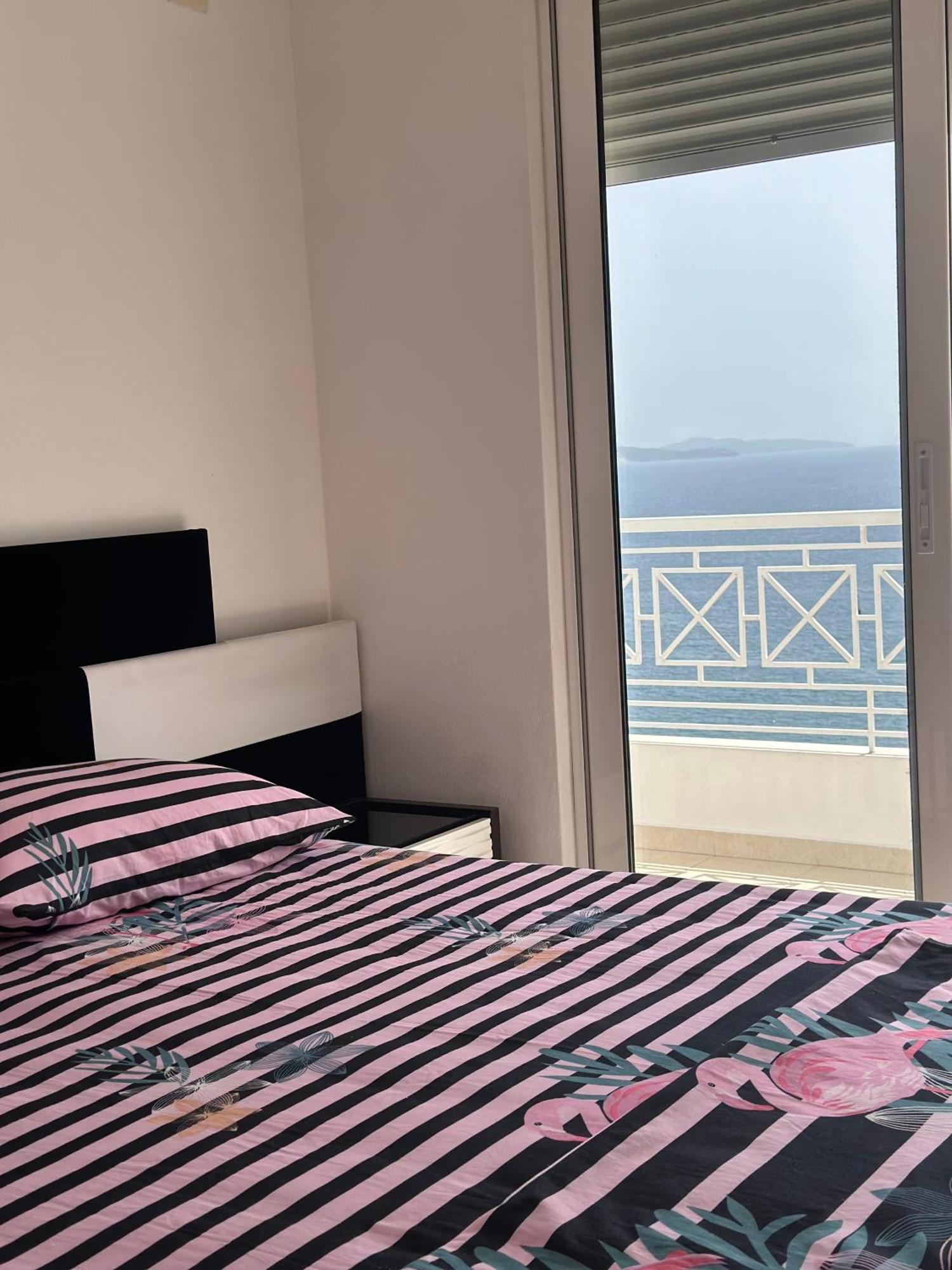 Tini Sea View Apartment Sarandë Buitenkant foto